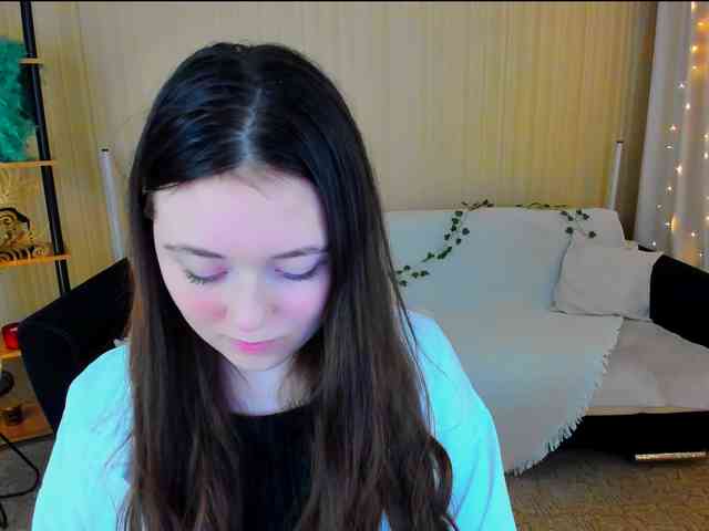 AlluringLookk webcam