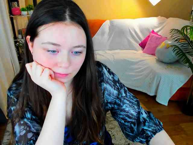 AlluringLookk webcam