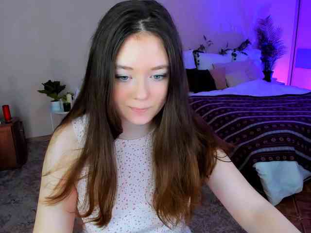 AlluringLookk webcam