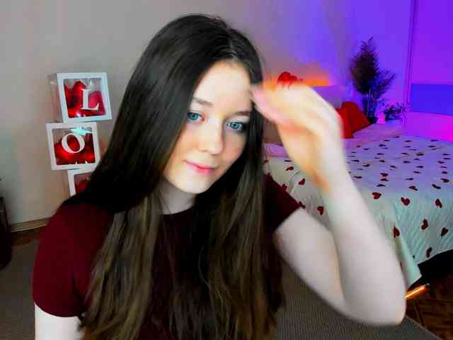 AlluringLookk webcam