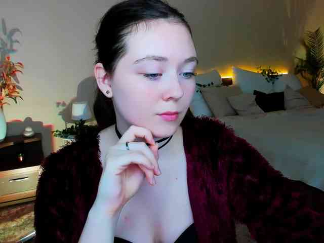 AlluringLookk webcam
