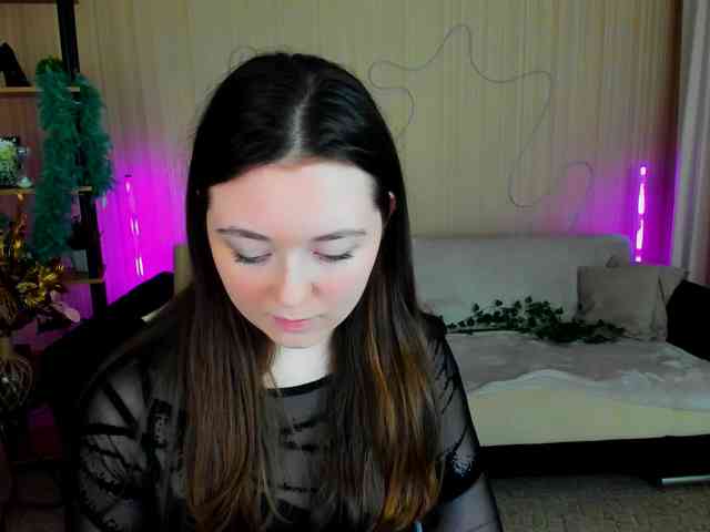 AlluringLookk webcam