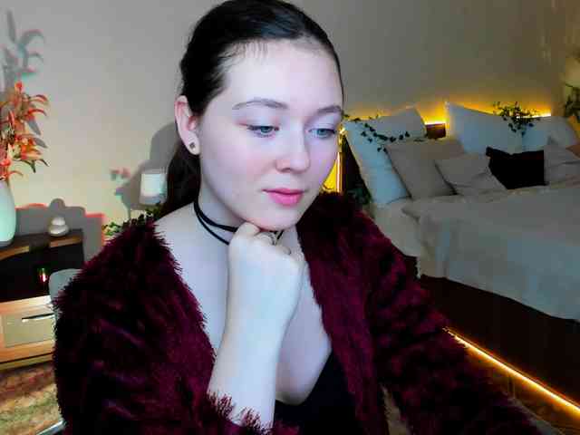 AlluringLookk webcam