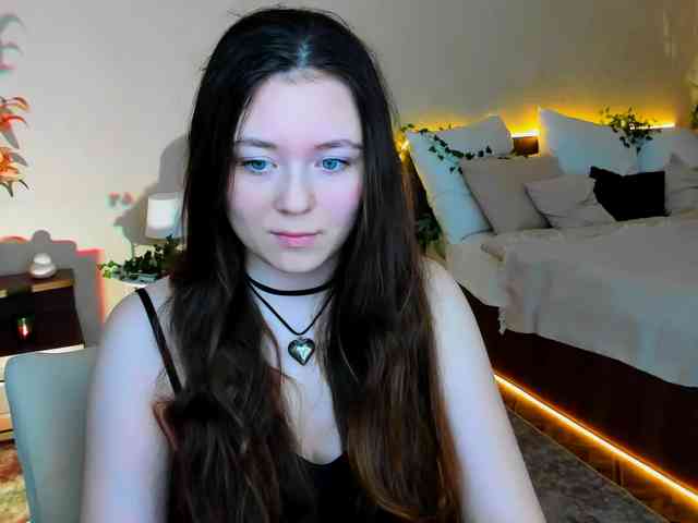 AlluringLookk webcam