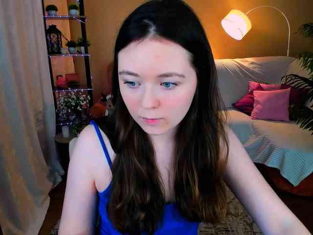 AlluringLookk webcam