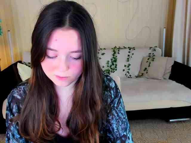 AlluringLookk webcam