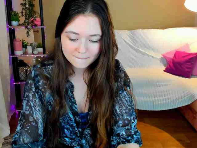 AlluringLookk webcam