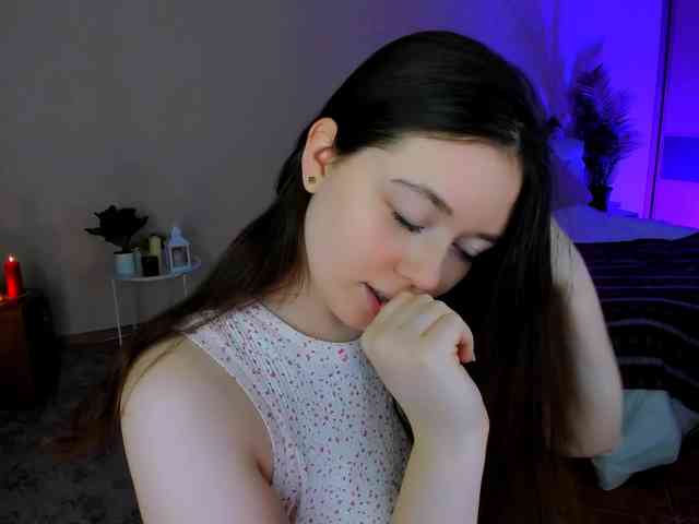 AlluringLookk webcam