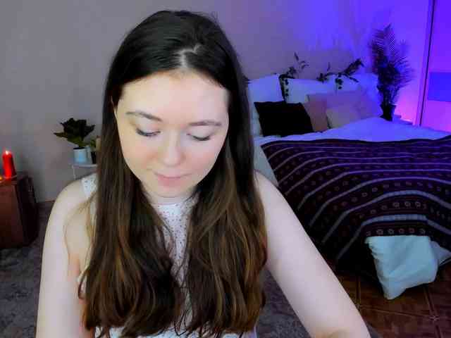 AlluringLookk webcam