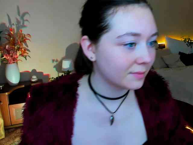 AlluringLookk webcam