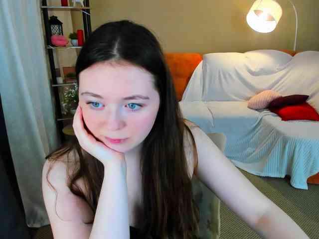 AlluringLookk webcam