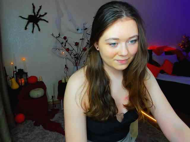 AlluringLookk webcam