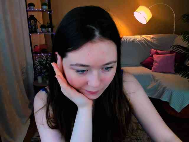 AlluringLookk webcam