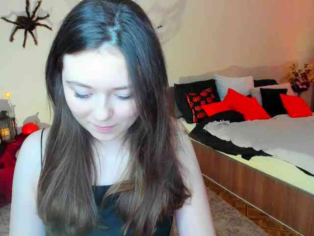 AlluringLookk webcam