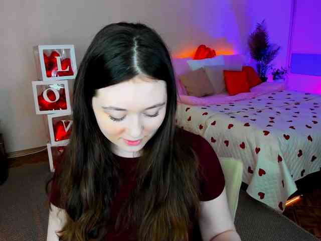 AlluringLookk webcam