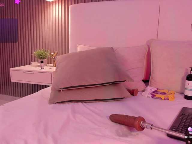 annie-clarkson's BongaCams show and profile