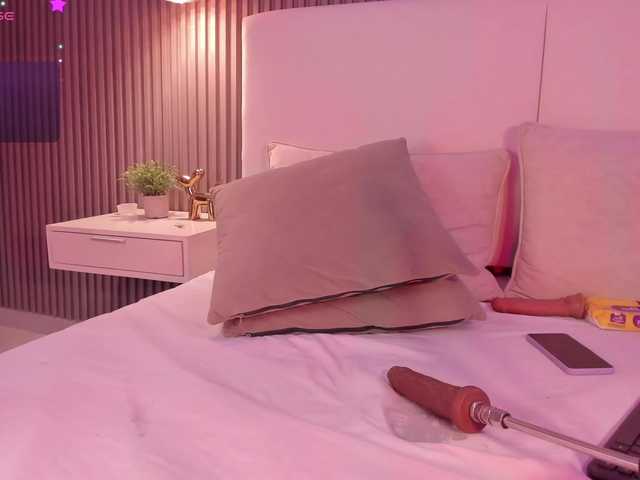 annie-clarkson's BongaCams show and profile