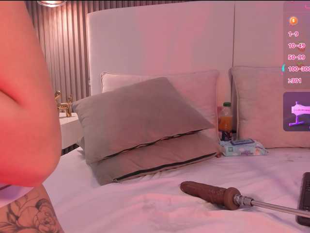 annie-clarkson webcam