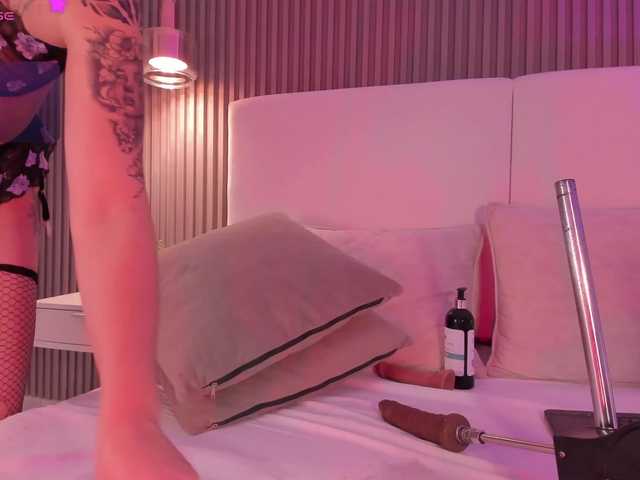 annie-clarkson's BongaCams show and profile