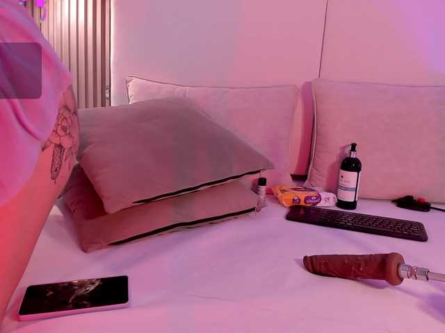 annie-clarkson's BongaCams profile