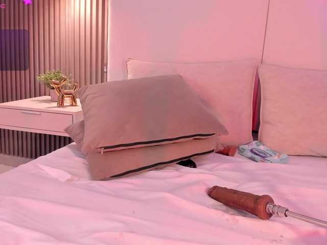 annie-clarkson's BongaCams show and profile