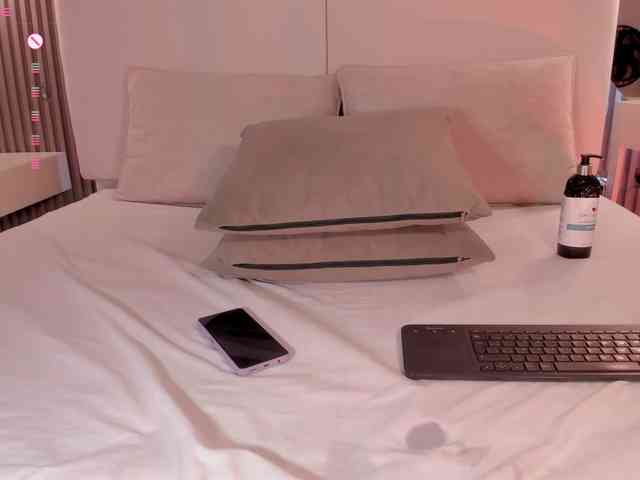 annie-clarkson webcam