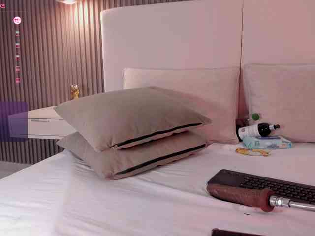 annie-clarkson webcam