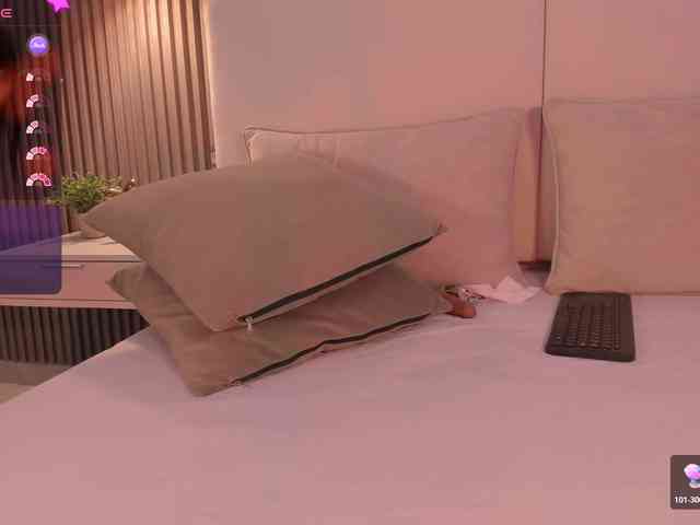 annie-clarkson webcam