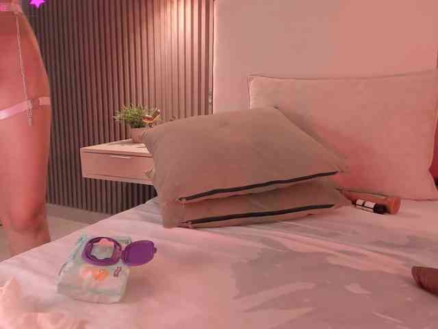 annie-clarkson webcam