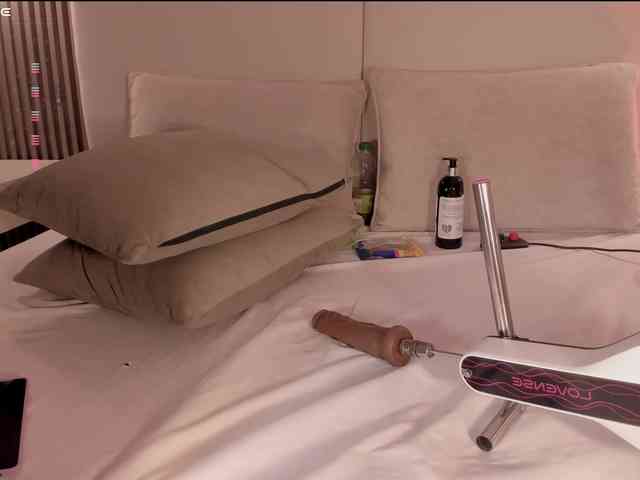 annie-clarkson webcam