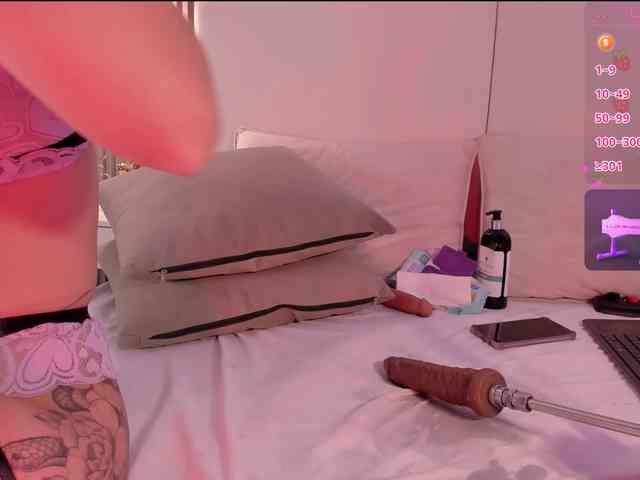 annie-clarkson webcam