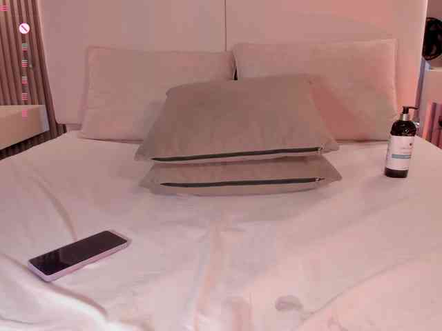 annie-clarkson webcam