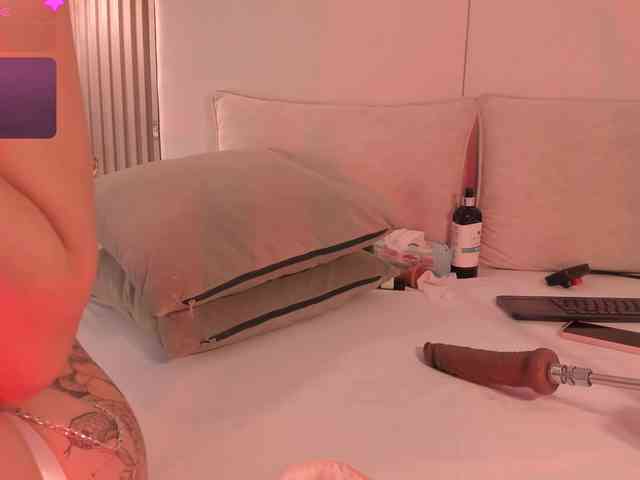 annie-clarkson webcam