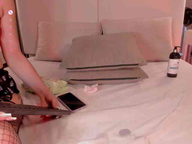 annie-clarkson webcam