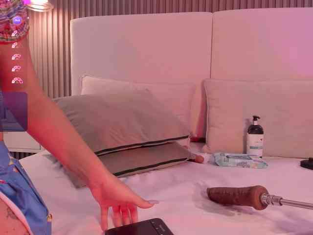 annie-clarkson webcam