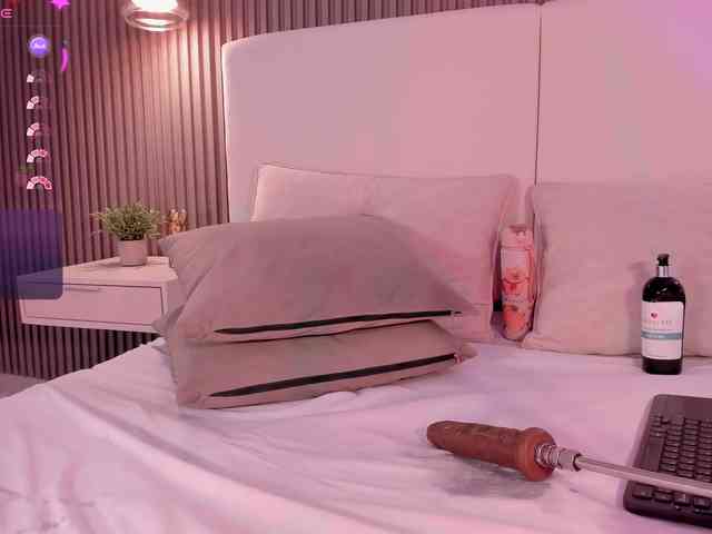 annie-clarkson webcam