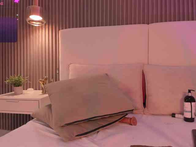 annie-clarkson webcam