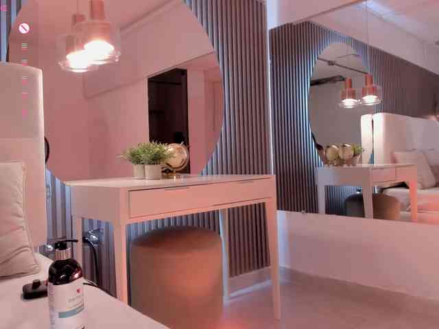 annie-clarkson webcam