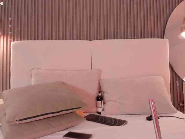 annie-clarkson webcam