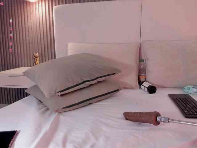 annie-clarkson webcam