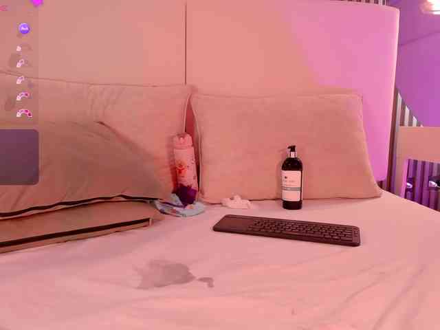 annie-clarkson webcam