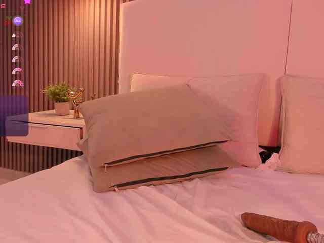 annie-clarkson webcam