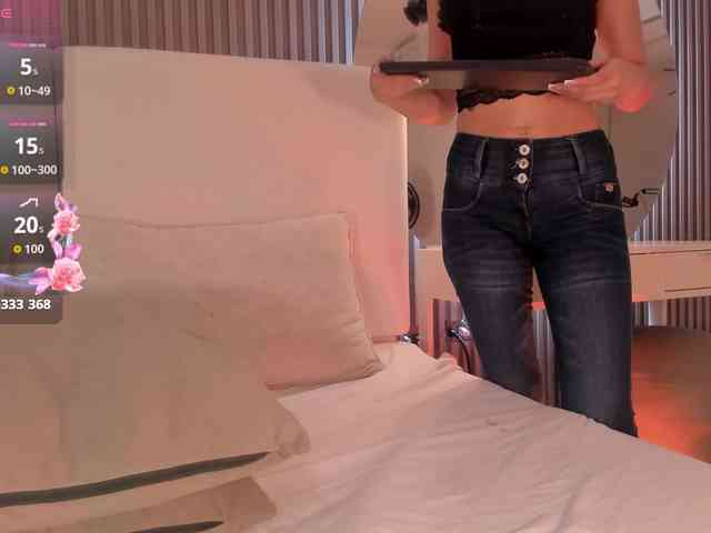 annie-clarkson webcam