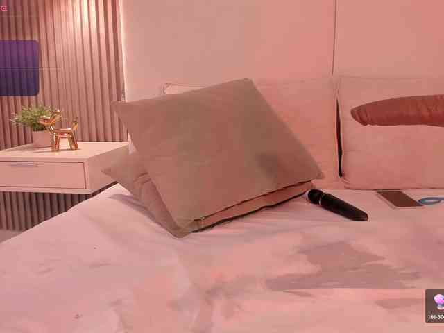 annie-clarkson webcam