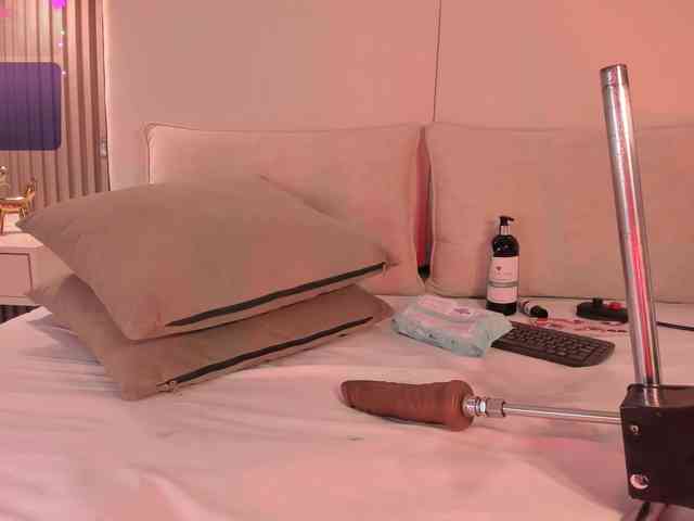 annie-clarkson webcam