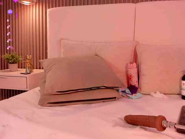 annie-clarkson webcam