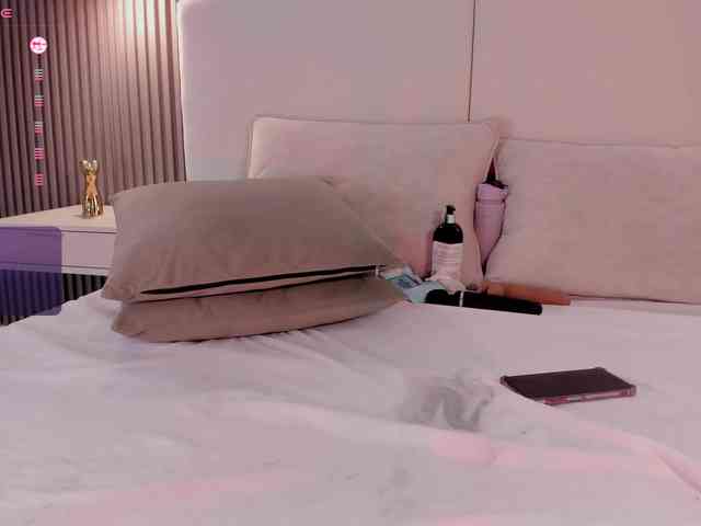 annie-clarkson webcam