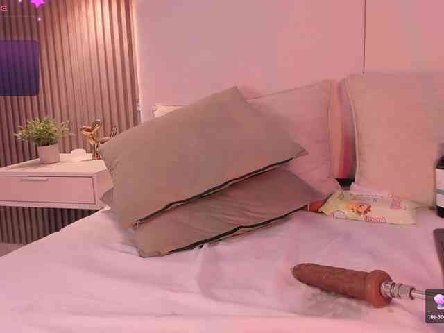 annie-clarkson webcam