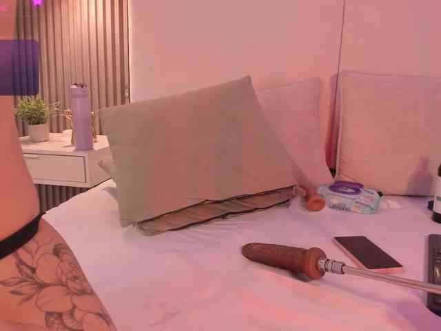 annie-clarkson webcam