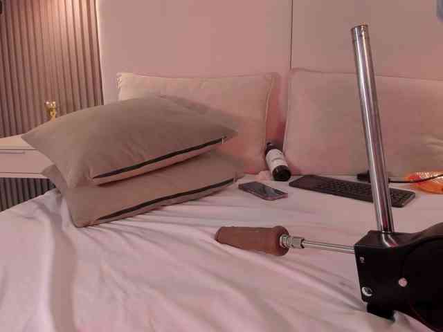 annie-clarkson webcam